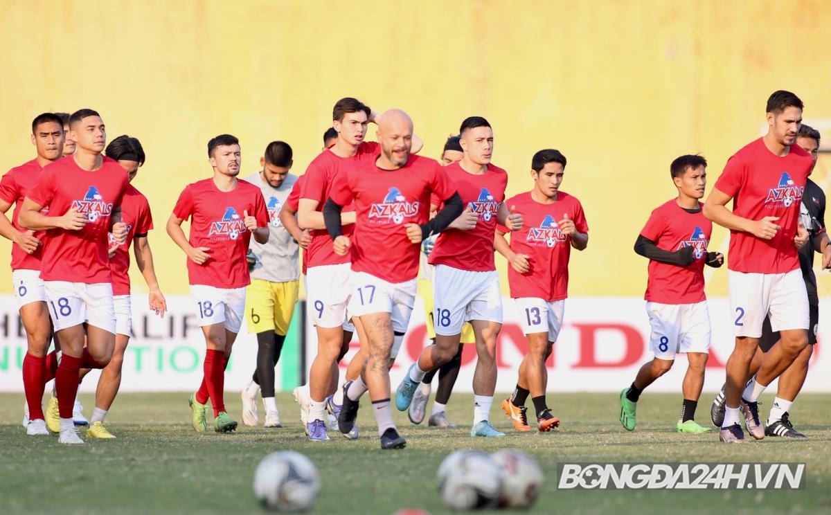 Dàn sao Philippines làm quen sân Hàng Đẫy Dan sao Philippines lam quen san Hang day