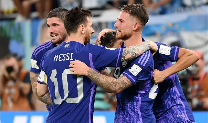 Mac Allister cha chơi bóng cùng Maradona, Mac Allister con sát cánh cùng Messi 3