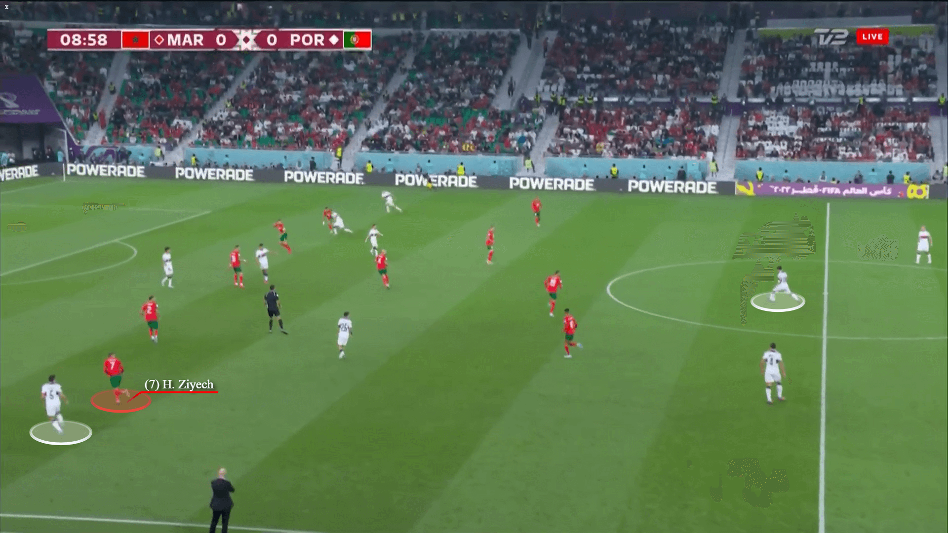 Hakim Ziyech Từ kẻ mắc bệnh ngôi sao tới chú ong cần mẫn trên sân 12 Hakim Ziyech Từ kẻ mắc bệnh ngôi sao tới chú ong cần mẫn trên sân 12