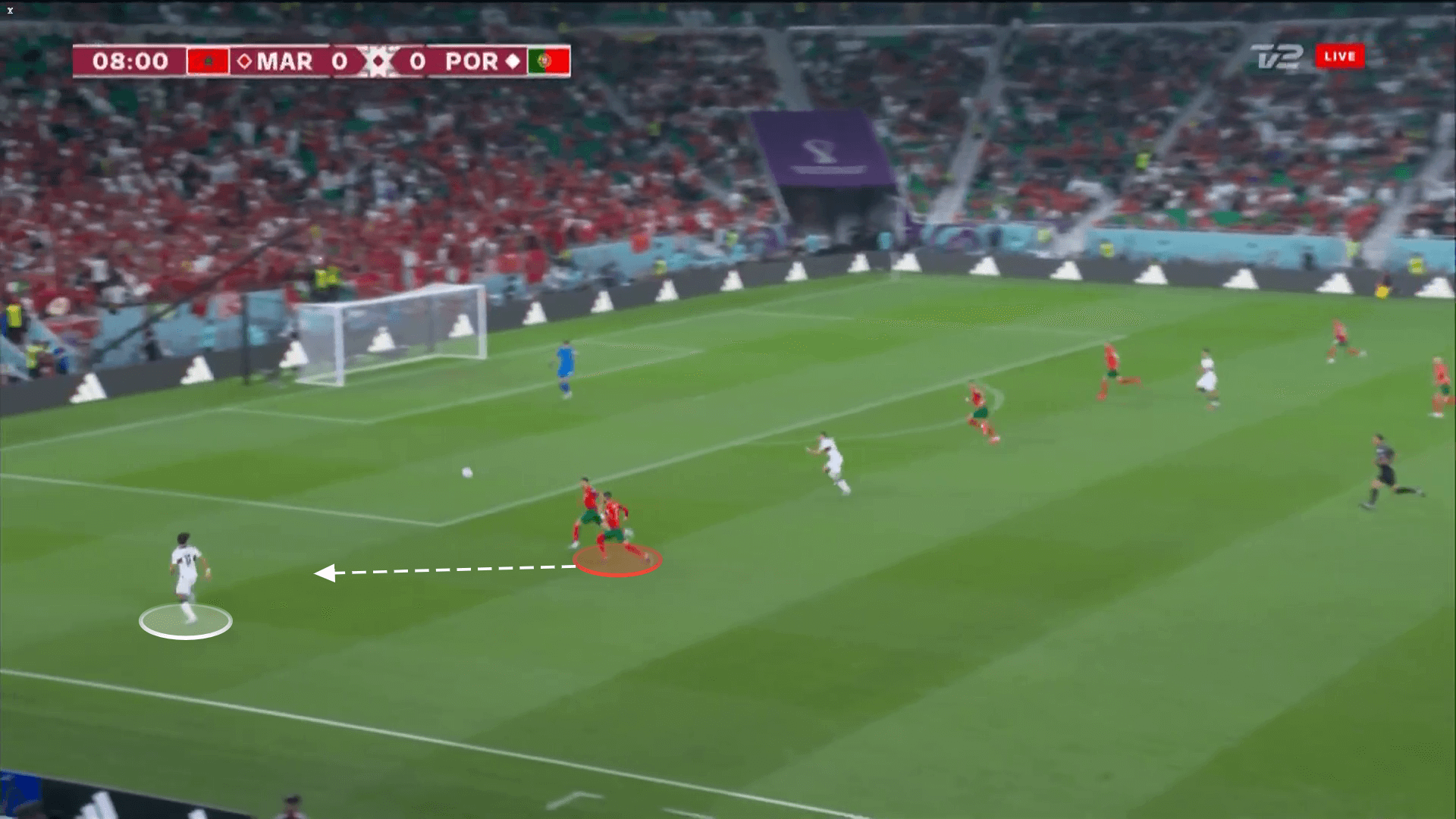 Hakim Ziyech Từ kẻ mắc bệnh ngôi sao tới chú ong cần mẫn trên sân 5 Hakim Ziyech Từ kẻ mắc bệnh ngôi sao tới chú ong cần mẫn trên sân 5