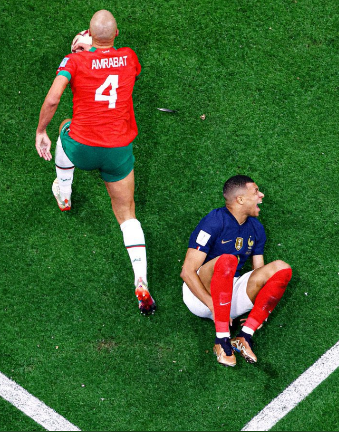 Trong tai xac nhan khong co loi mac du Mbappe to ra dau don.