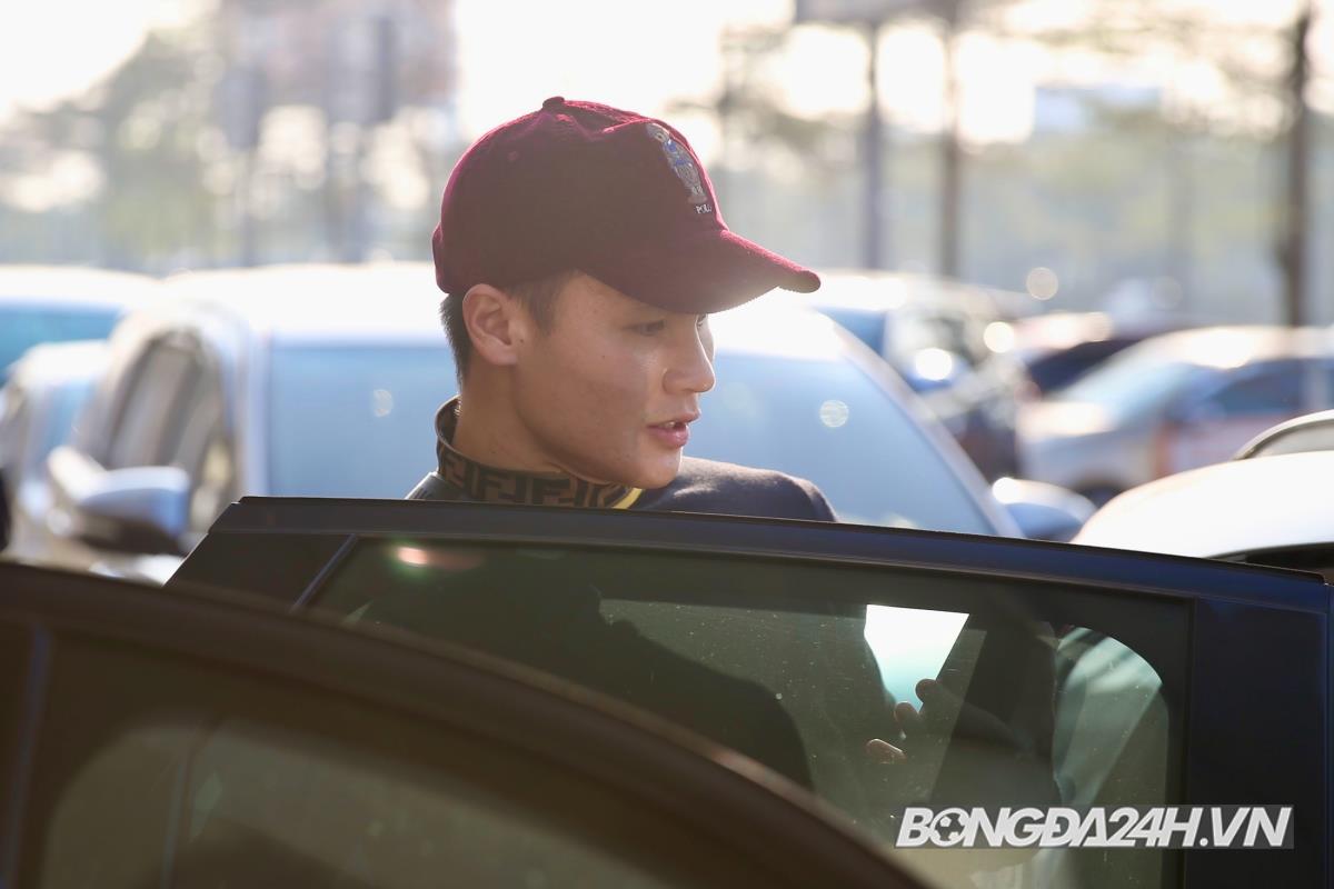 Quang Hai ve Viet Nam sang 15/12