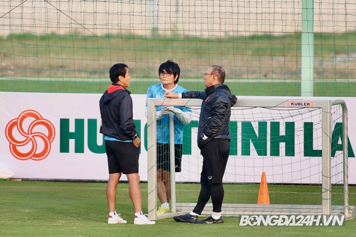 ĐT Việt Nam vắng 2 cầu thủ trong buổi tập cuối trước ngày sang Lào 2