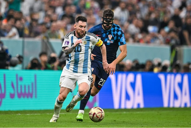 ĐT Argentina hiểu rằng Khi có Messi trong đội, họ phải chạy vì cậu ấy! 2