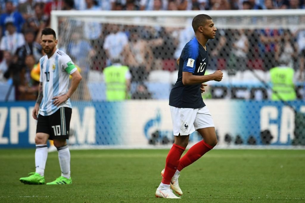 Mbappe chưa từng thua khi đối đầu Messi 1