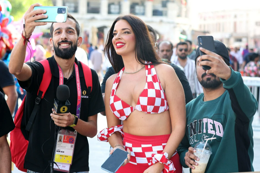 Nhan sắc CĐV quyến rũ nhất World Cup 2022 1