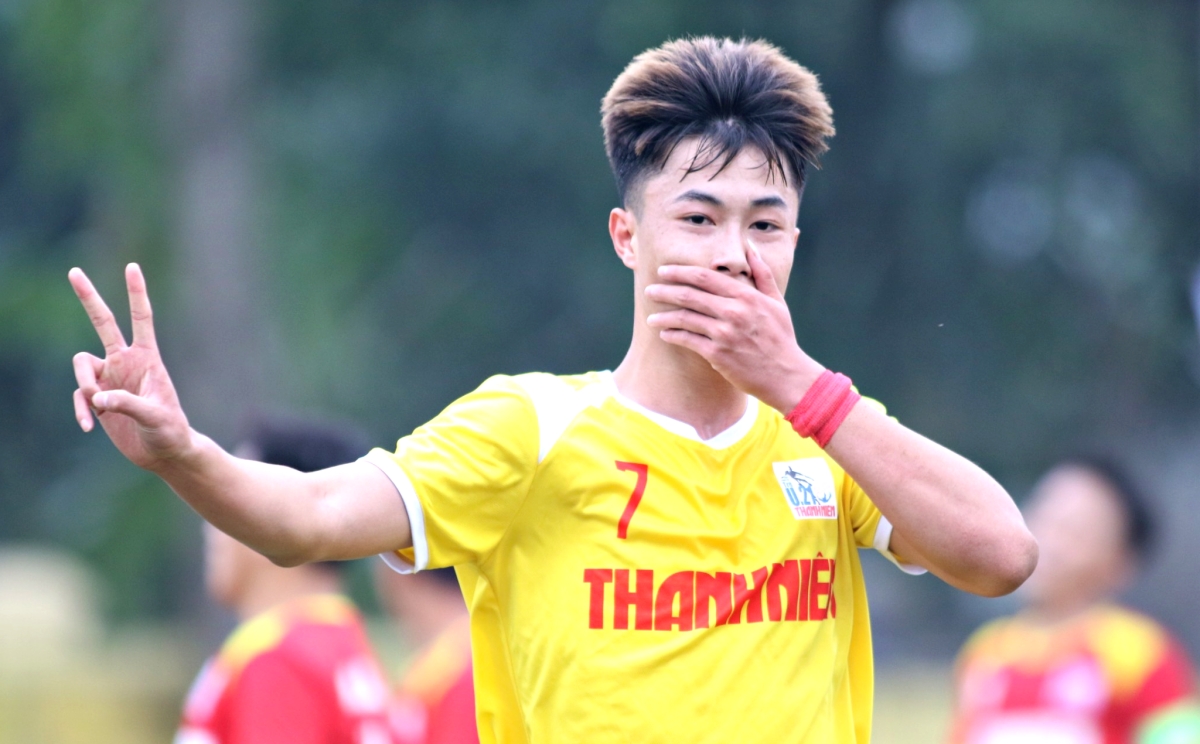 Van Truong U21 Ha Noi vs U21 Khanh Hoa