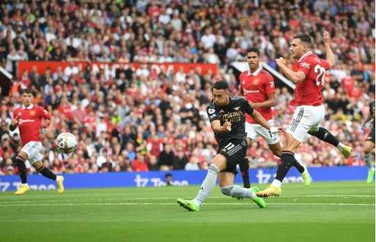 6 sai lầm của VAR ở EPL mùa này Có bàn thắng của Arsenal vào lưới MU 1