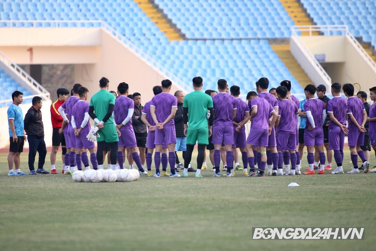Sân Mỹ Đình kiểm tra kỹ khung thành trước trận gặp Malaysia 7