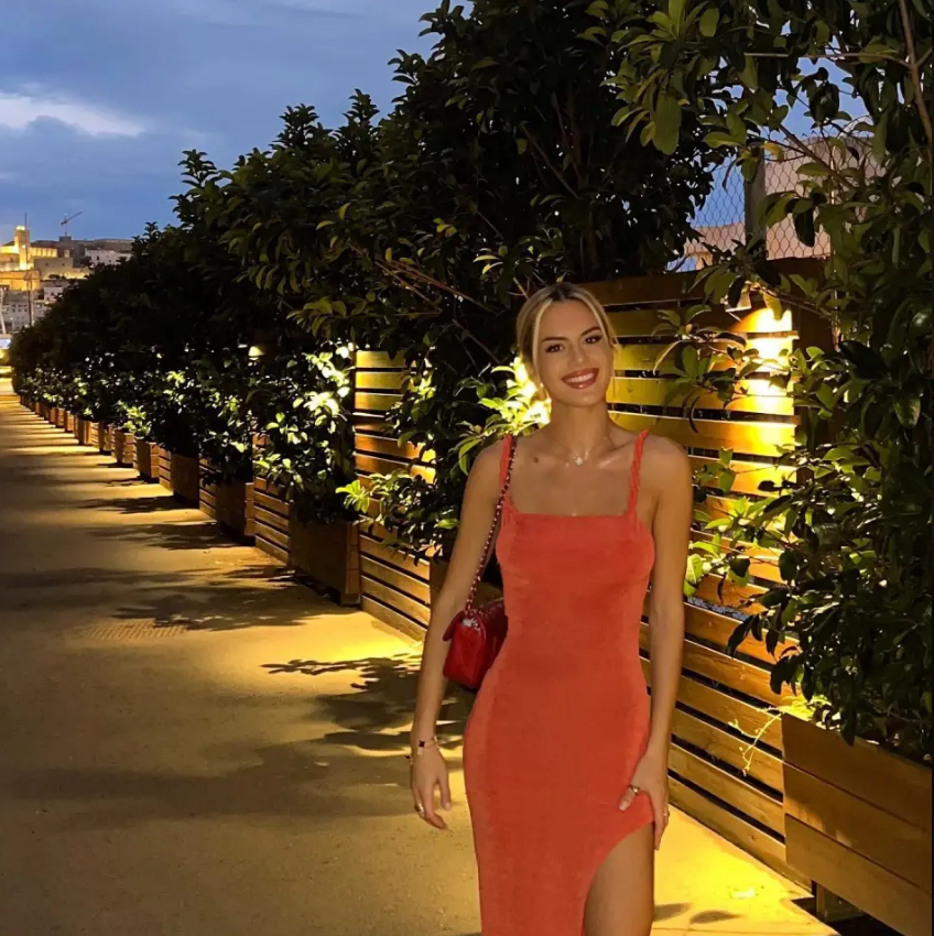 Con gái Pep Guardiola khoe cơ thể tuyệt đẹp 4 Con gái Pep Guardiola khoe cơ thể tuyệt đẹp 4