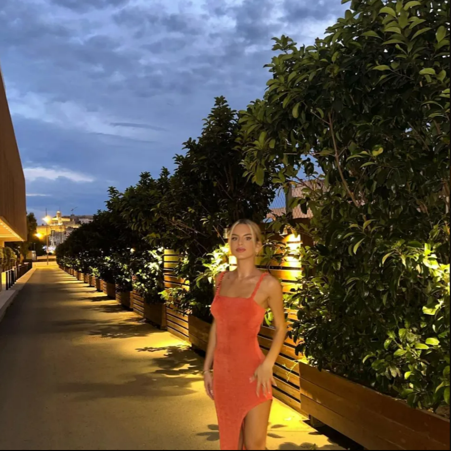 Con gái Pep Guardiola khoe cơ thể tuyệt đẹp 2 Con gái Pep Guardiola khoe cơ thể tuyệt đẹp 2