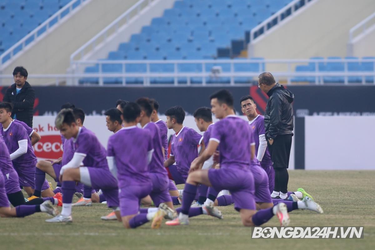 Park Hang Seo Tien Linh trong buoi tap chieu 26/12