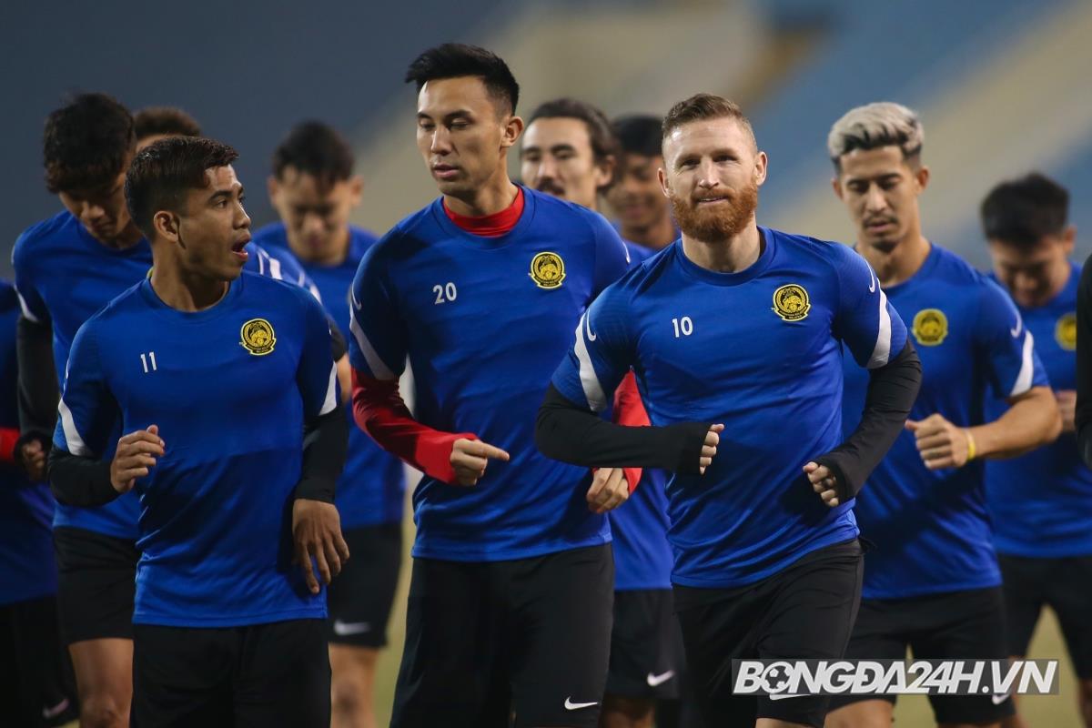 Sergio Aguero và toàn đội làm quen sân Mỹ Đình 3