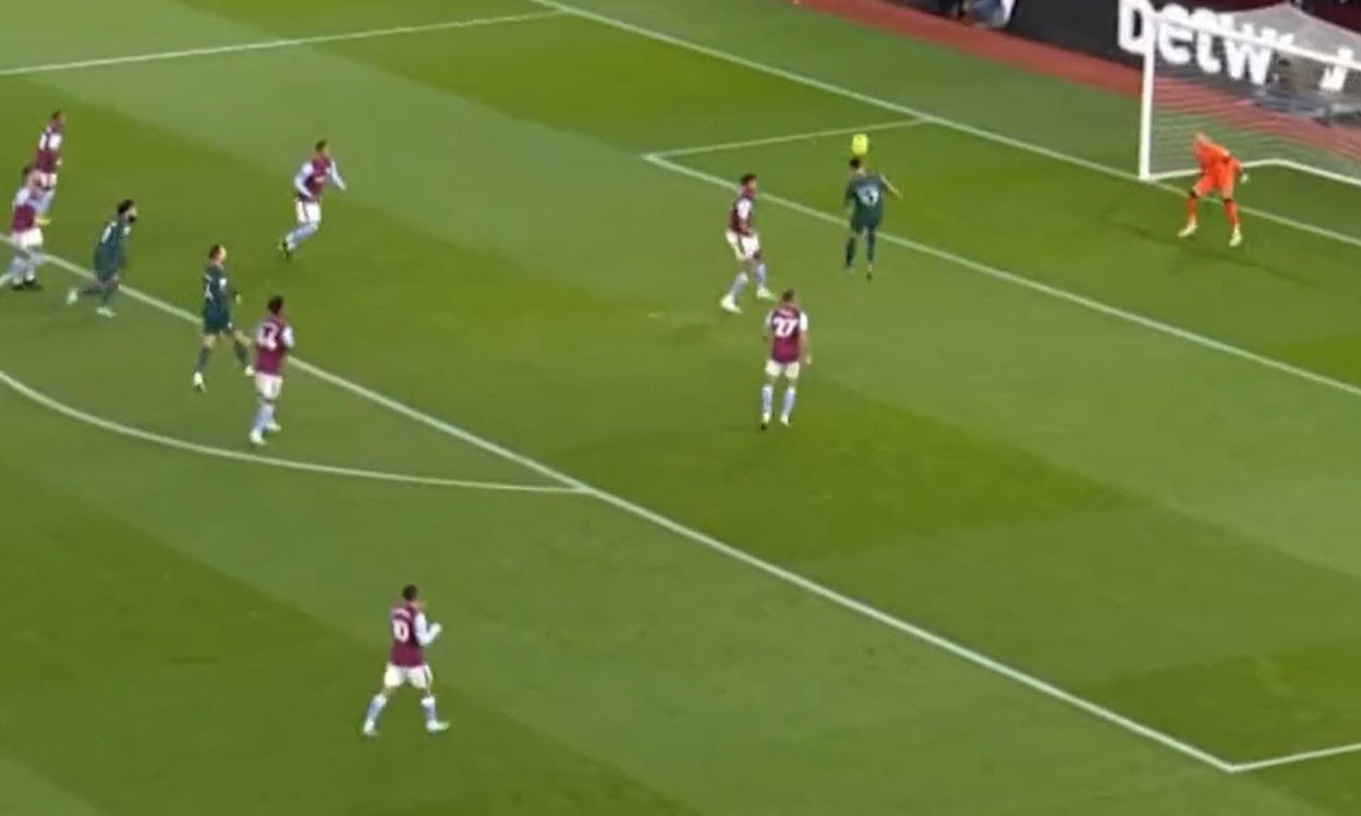 Darwin Nunez bỏ lỡ 5 cơ hội cực ngon ăn trước Aston Villa 1