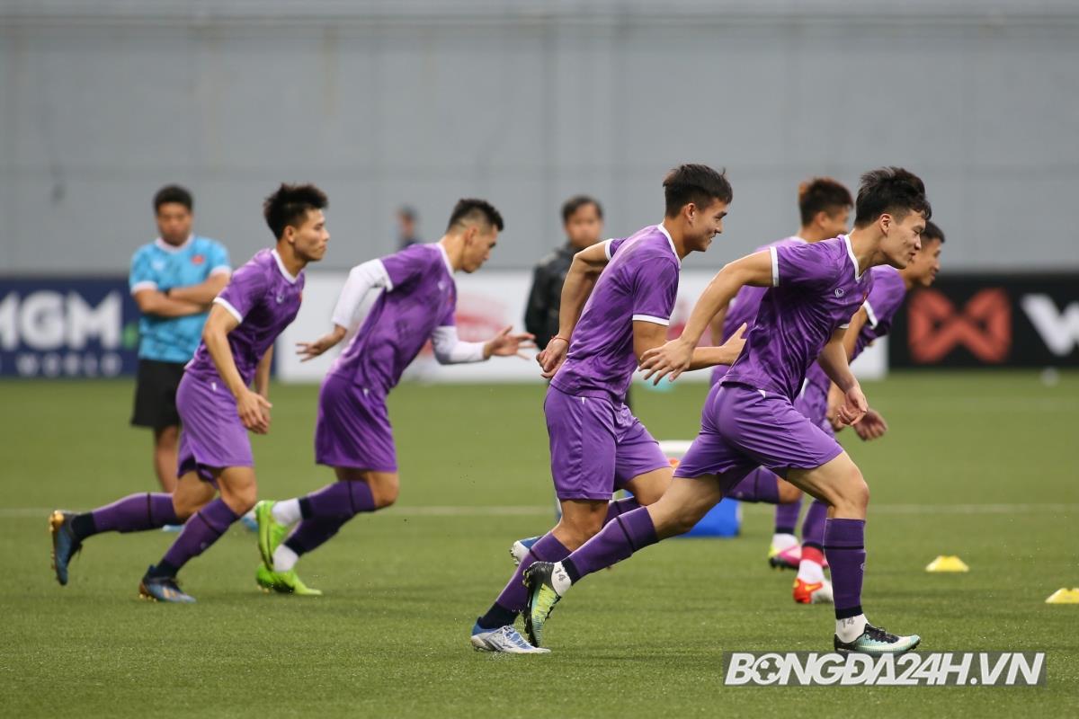ĐT Việt Nam rèn chiến thuật, sẵn sàng thích nghi với điều kiện tại Singapore 5