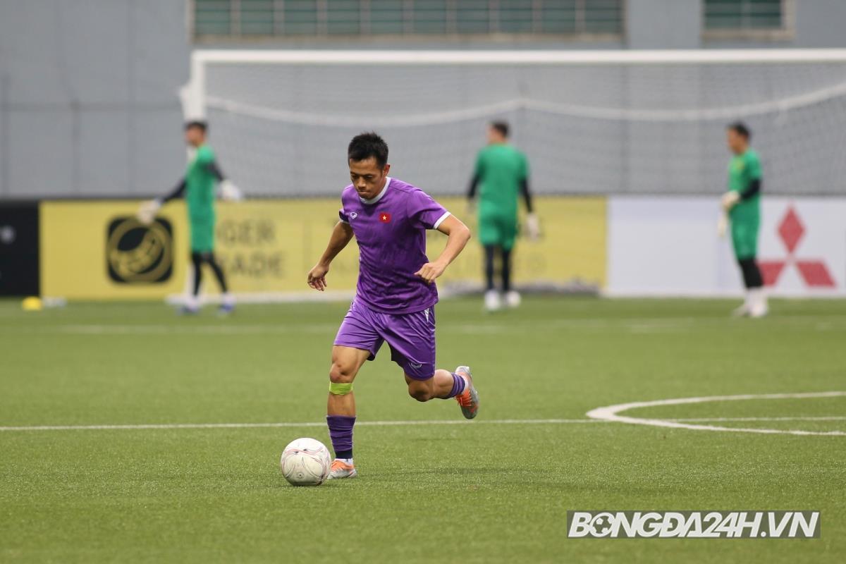 ĐT Việt Nam rèn chiến thuật, sẵn sàng thích nghi với điều kiện tại Singapore 7