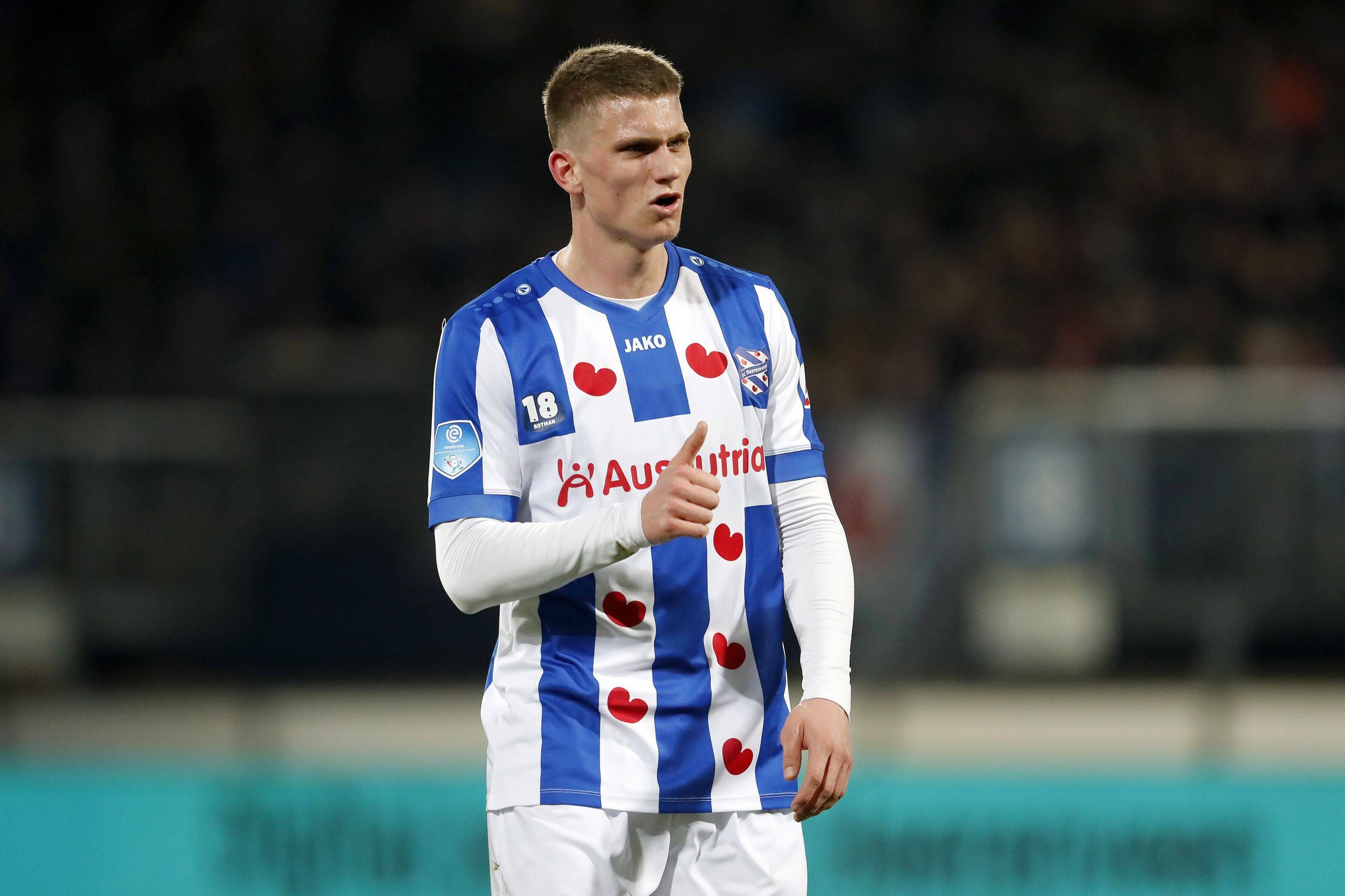 Sven Botman Từ suýt là hàng thải của Ajax đến gã quái vật ở vị trí trung vệ 3 Sven Botman Từ suýt là hàng thải của Ajax đến gã quái vật ở vị trí trung vệ 3
