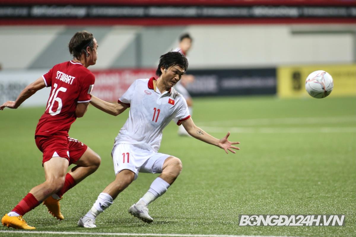 Báo Singapore đồng cảm khi ĐT Việt Nam phải đá trên sân cỏ nhân tạo 1