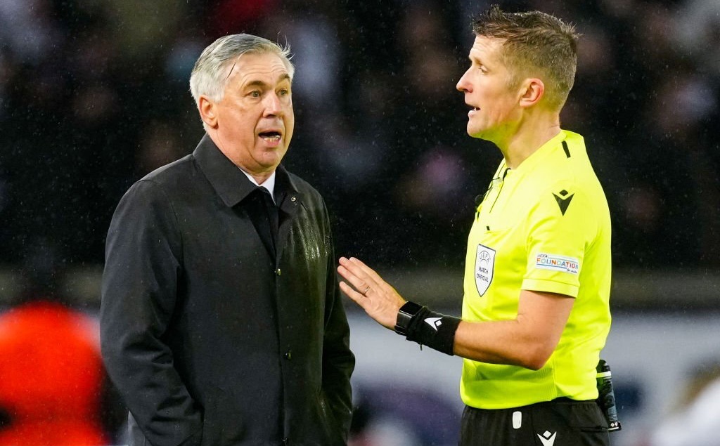 Ancelotti thừa nhận Real không có bóng mà đá