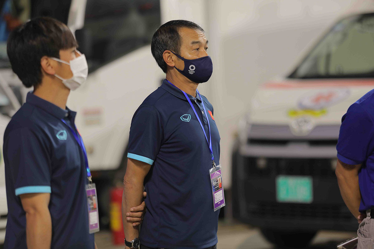 Huấn luyện viên Đinh Thế Nam Huấn luyện viên Đinh Thế Nam