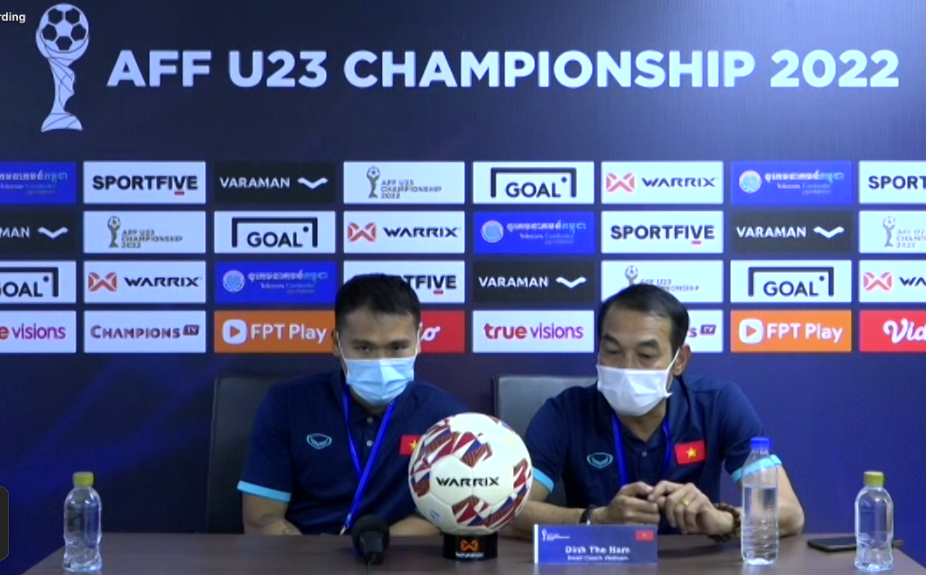 HLV Đinh Thế Nam phát biểu sau trận thắng U23 Singapore