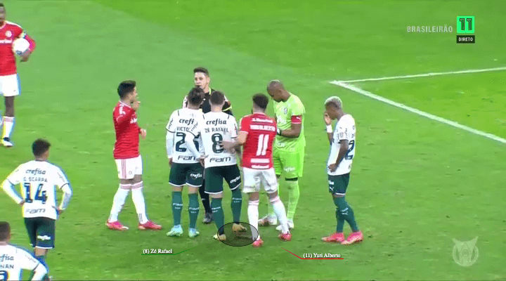 Sự trỗi dậy của những cầu thủ làm mồi nhử đá phạt đền