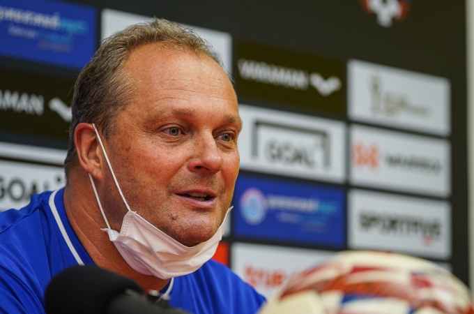 Michael Weiss Michael Weiss