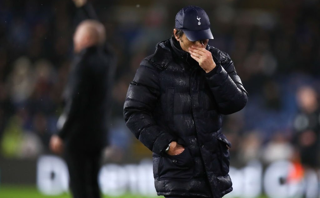 Phản ứng của Antonio Conte sau trận thua thứ 4 trong 5 vòng hình ảnh Phản ứng của Antonio Conte sau trận thua thứ 4 trong 5 vòng hình ảnh