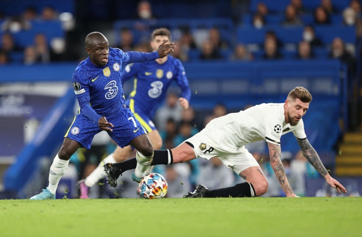 Sự tuyệt vời của Kante nhìn từ hai tình huống