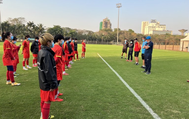 HLV Mai Đức Chung căn dặn tuyển nữ Việt Nam