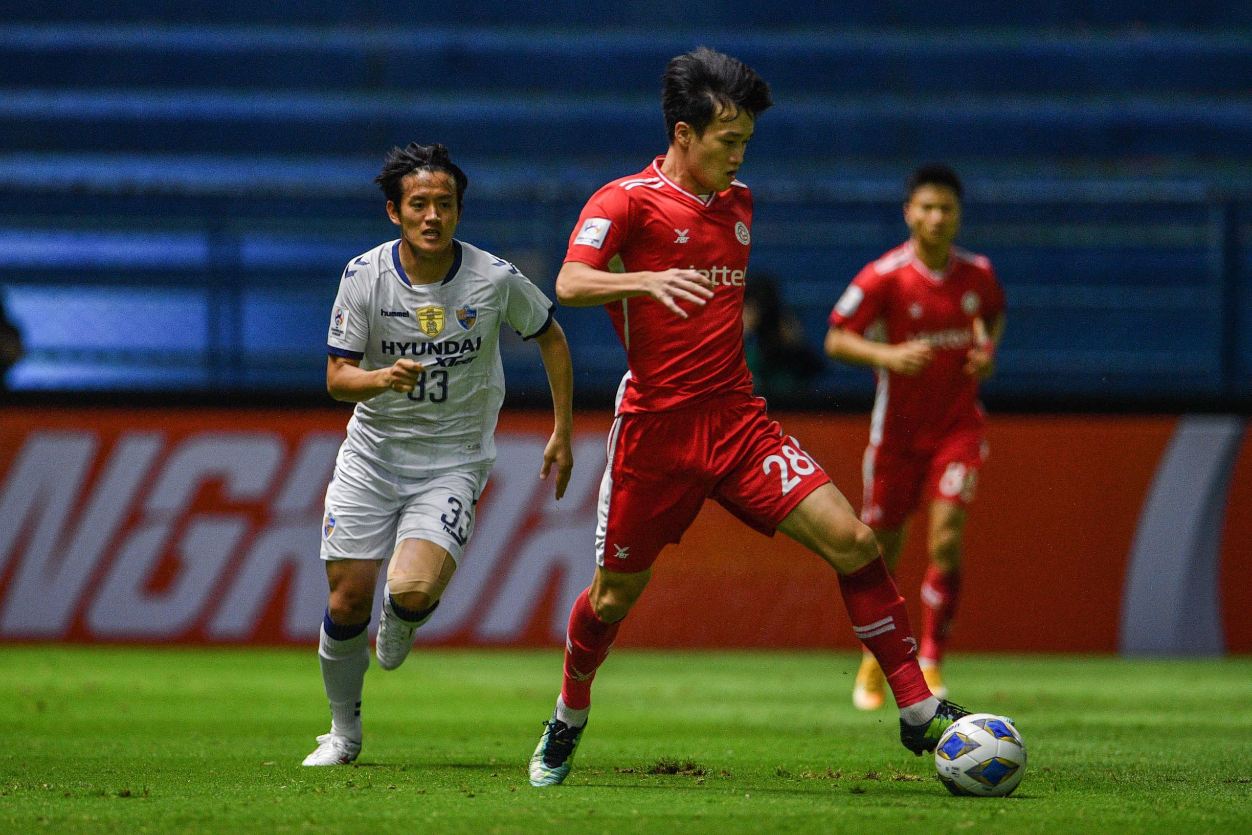 Quả Bóng Vàng Việt Nam 2021 Nguyễn Hoàng Đức là nhân tố chủ chốt tại tuyến giữa Viettel FC