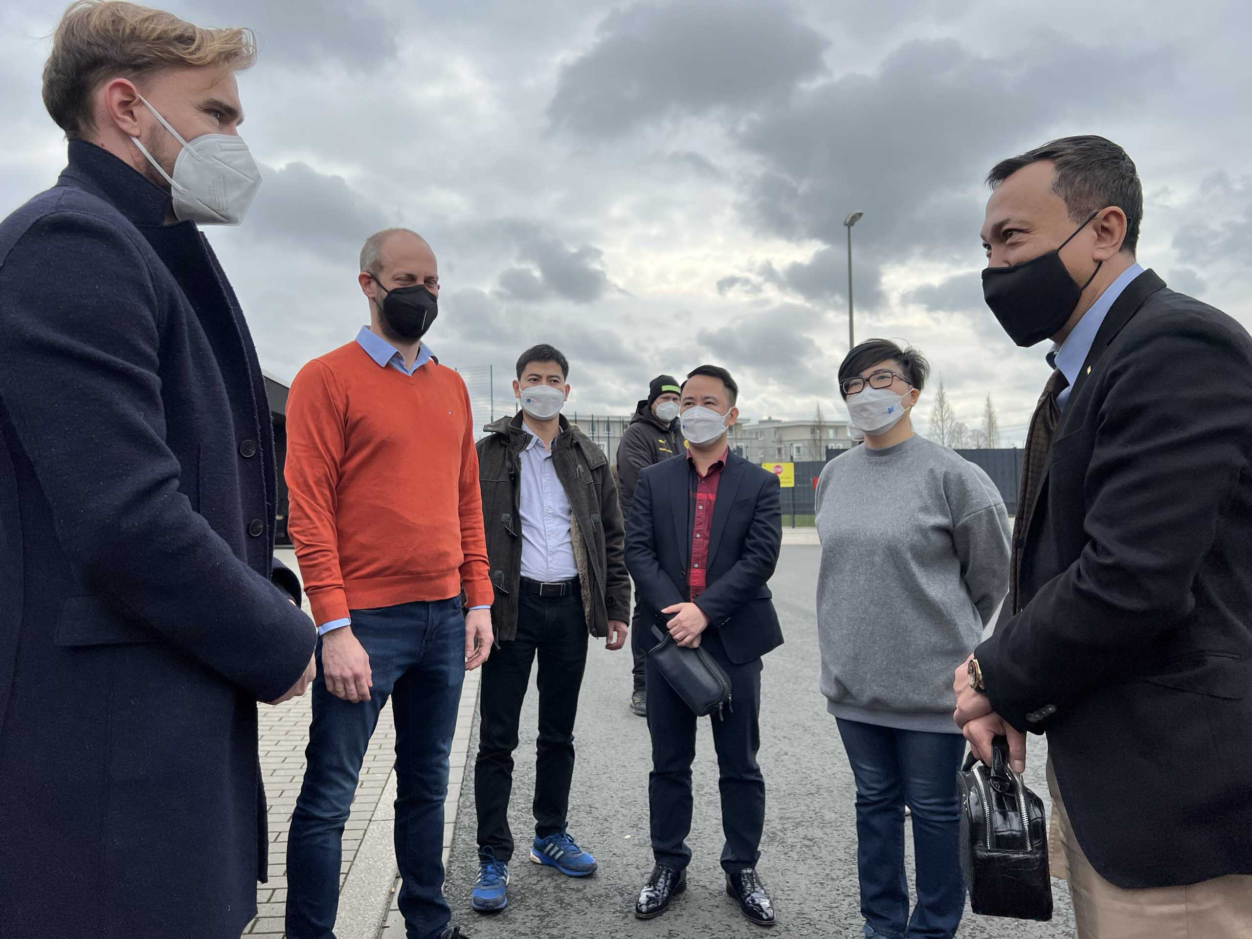 ông Trần Quốc Tuấn VFF làm việc với các CLB tại Bundesliga