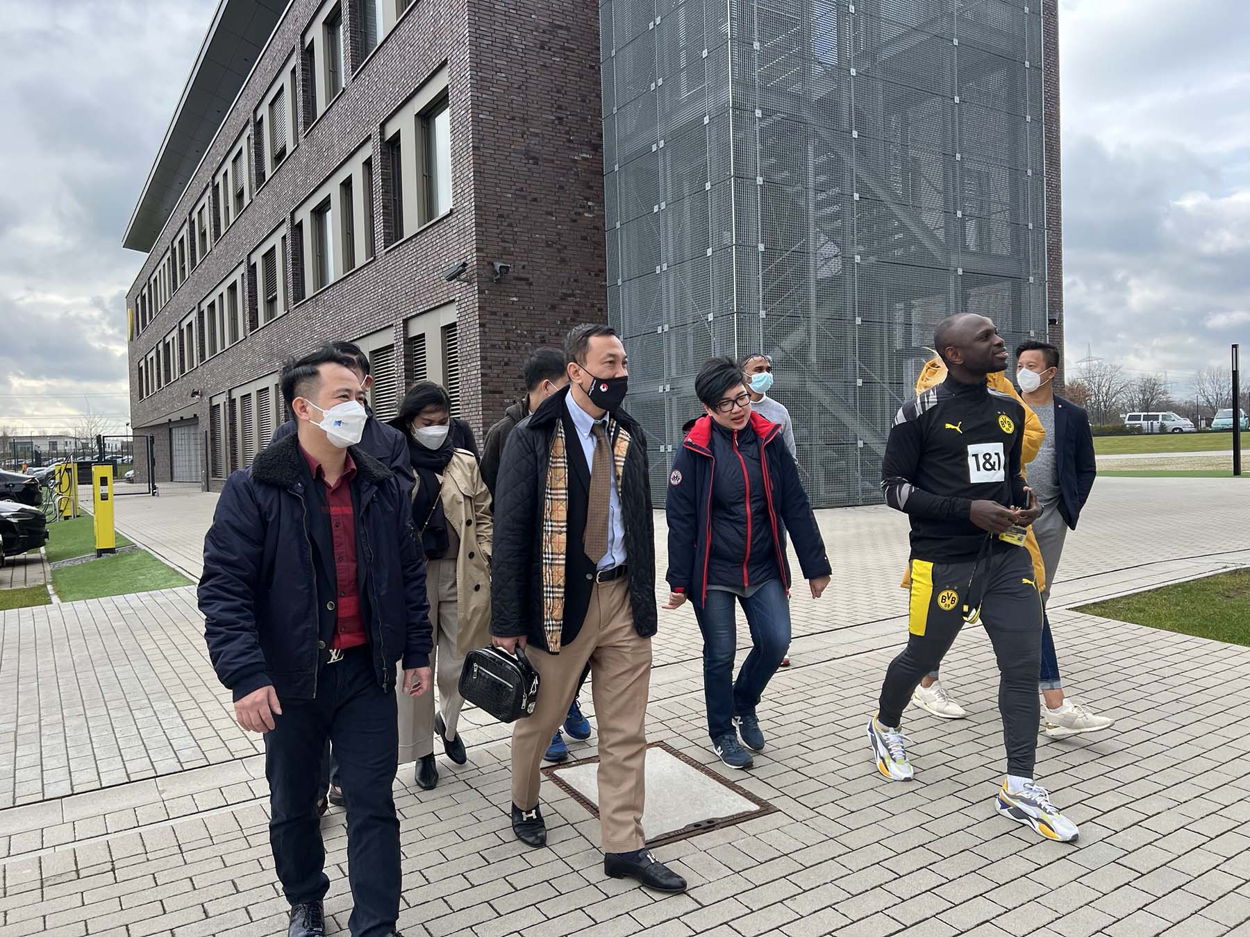 ông Trần Quốc Tuấn VFF làm việc với các CLB tại Bundesliga