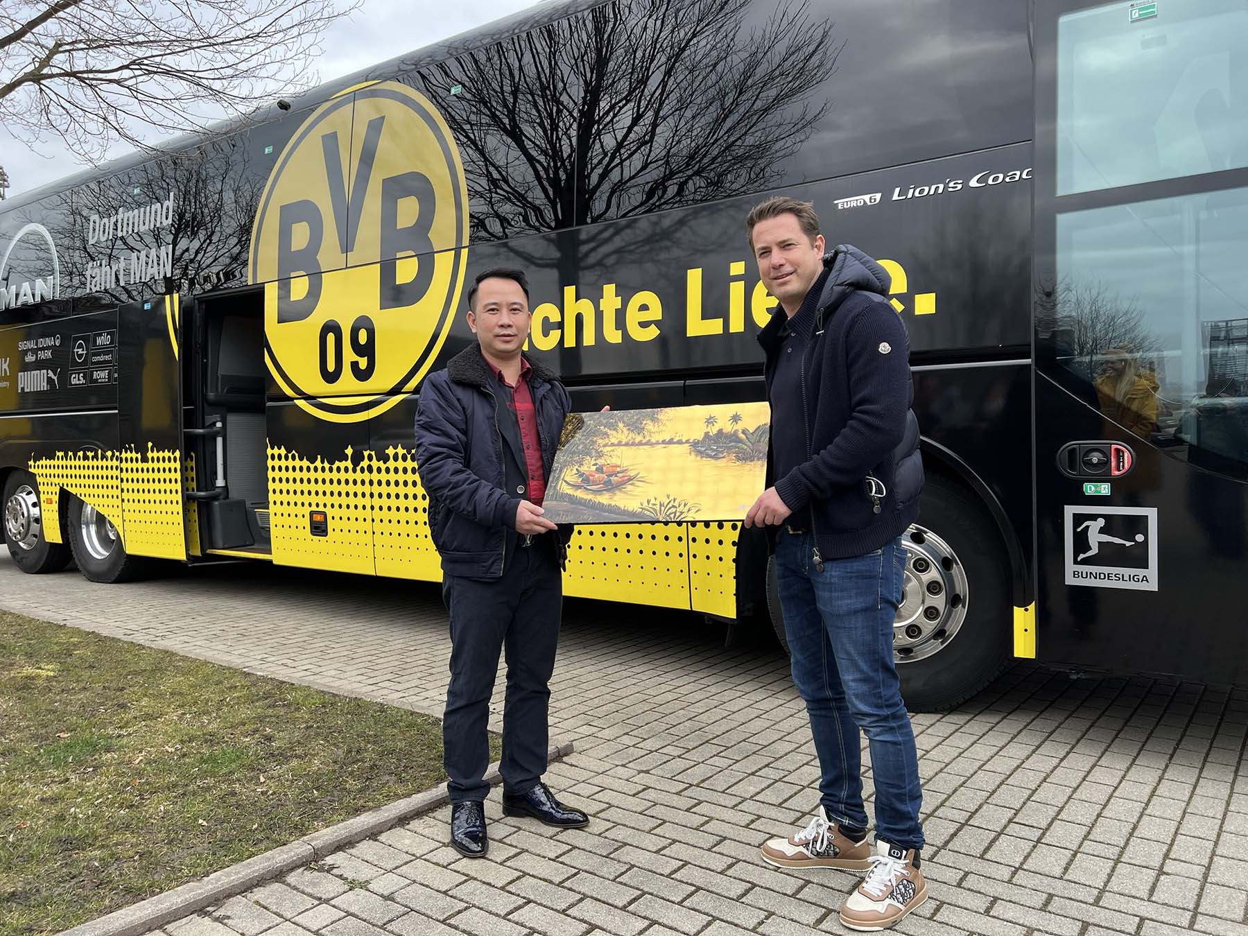 ông Trần Quốc Tuấn VFF làm việc với các CLB tại Bundesliga