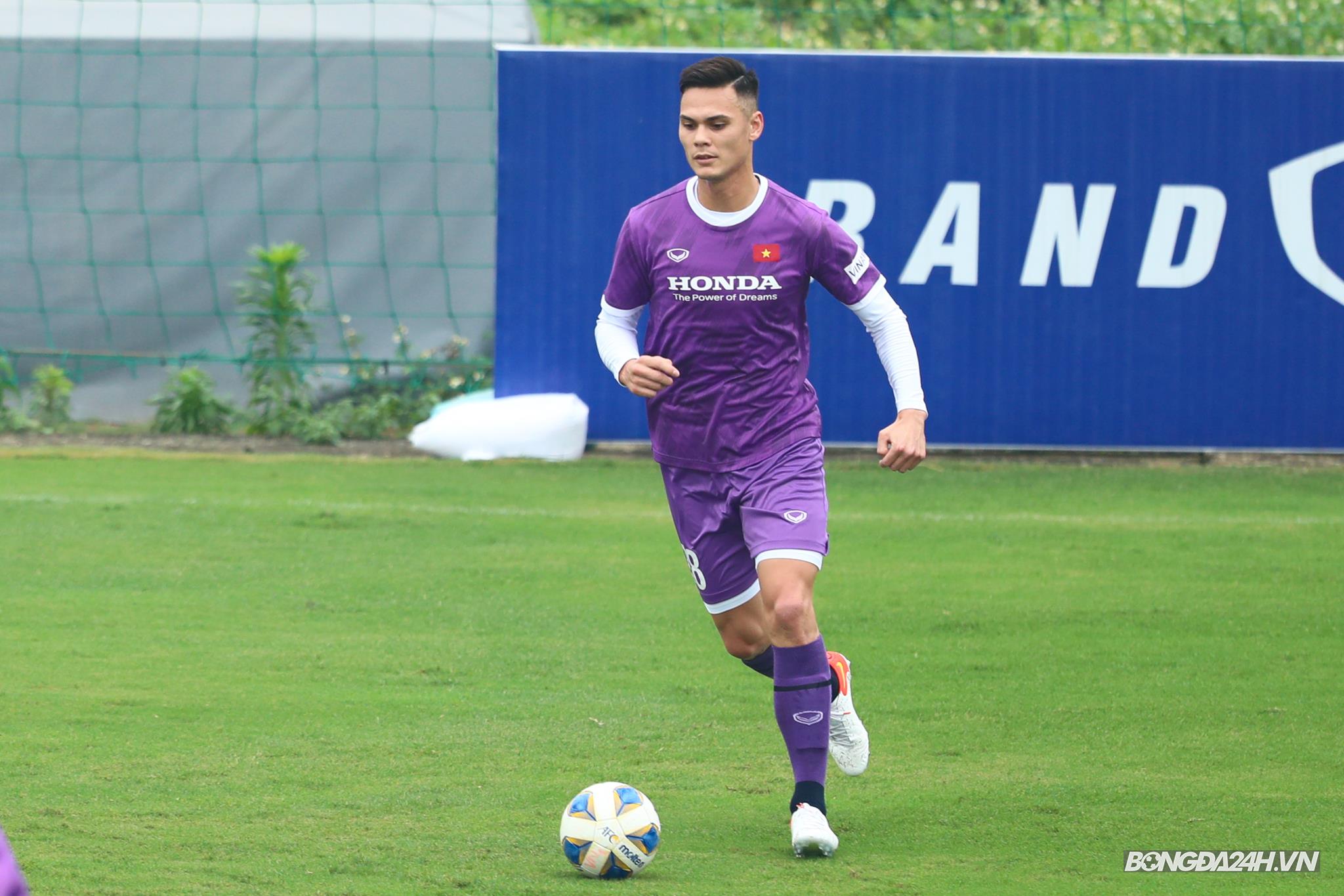 Adriano Schmidt ĐT Việt Nam