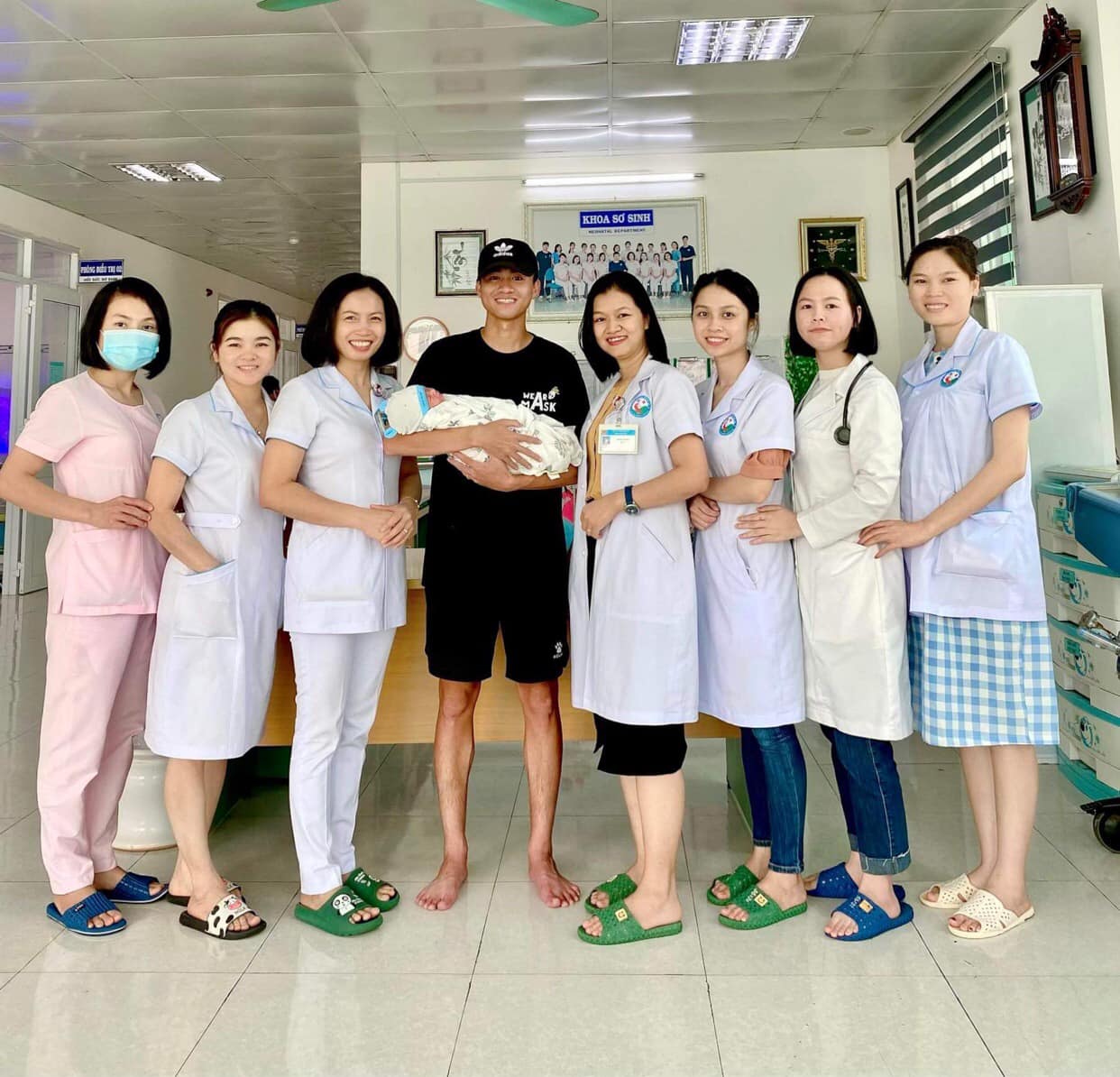 Phan Thanh Hậu đón con đầu lòng tại Bệnh viện nhi Gia Lai