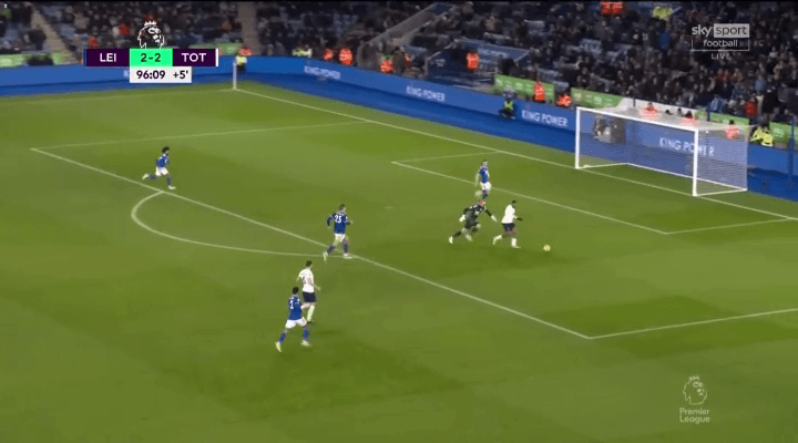 Thời điểm đối thủ vừa giao bóng: Một cơ hội ghi bàn tuyệt vời