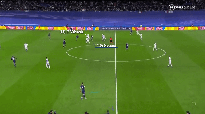 Thời điểm đối thủ vừa giao bóng: Một cơ hội ghi bàn tuyệt vời