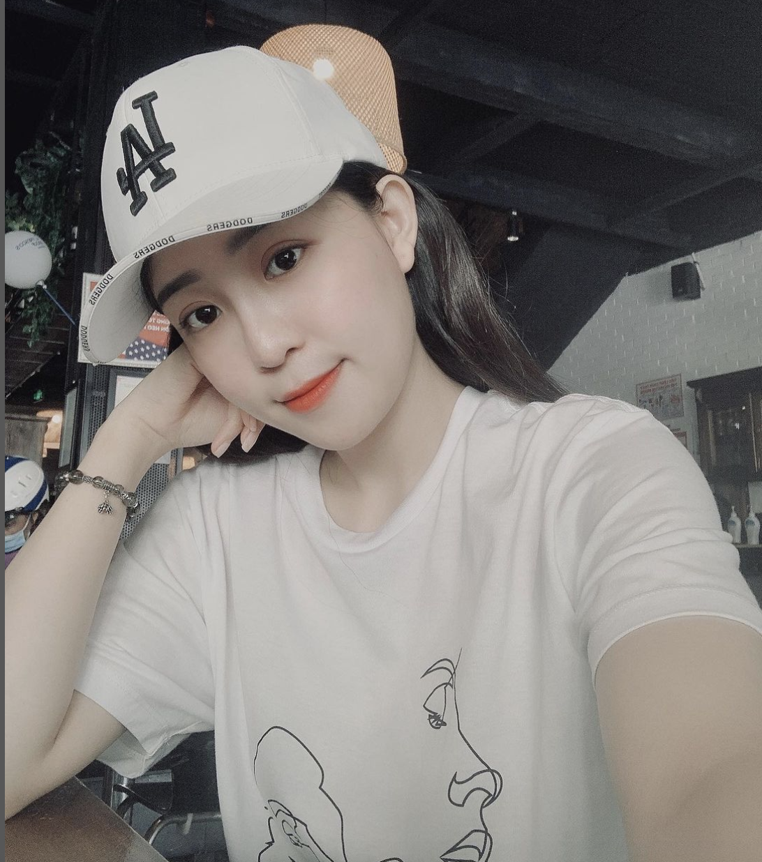 Bạn gái Hồng Duy Ảnh: FBNV