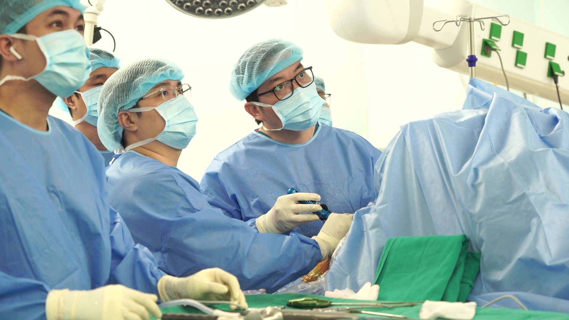 Lễ ký kết hợp tác hỗ trợ điều trị chấn thương cho Đội tuyển Quốc gia giữa VFF và Vinmec