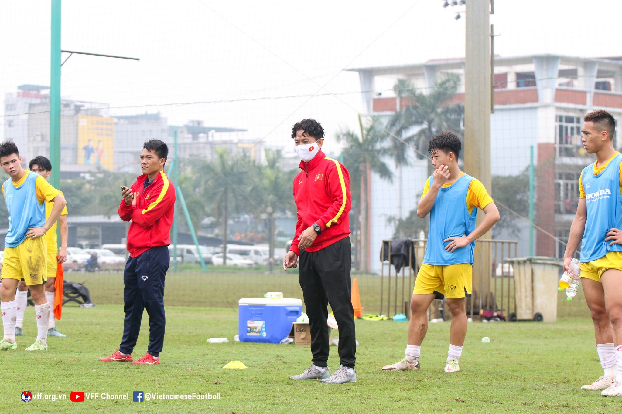 HLV Hoàng Anh Tuấn HLV Hoang Anh Tuan