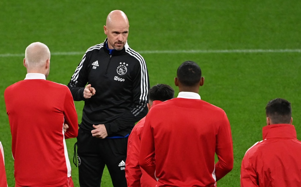 Ten Hag loại bỏ Maguire khi tới MU