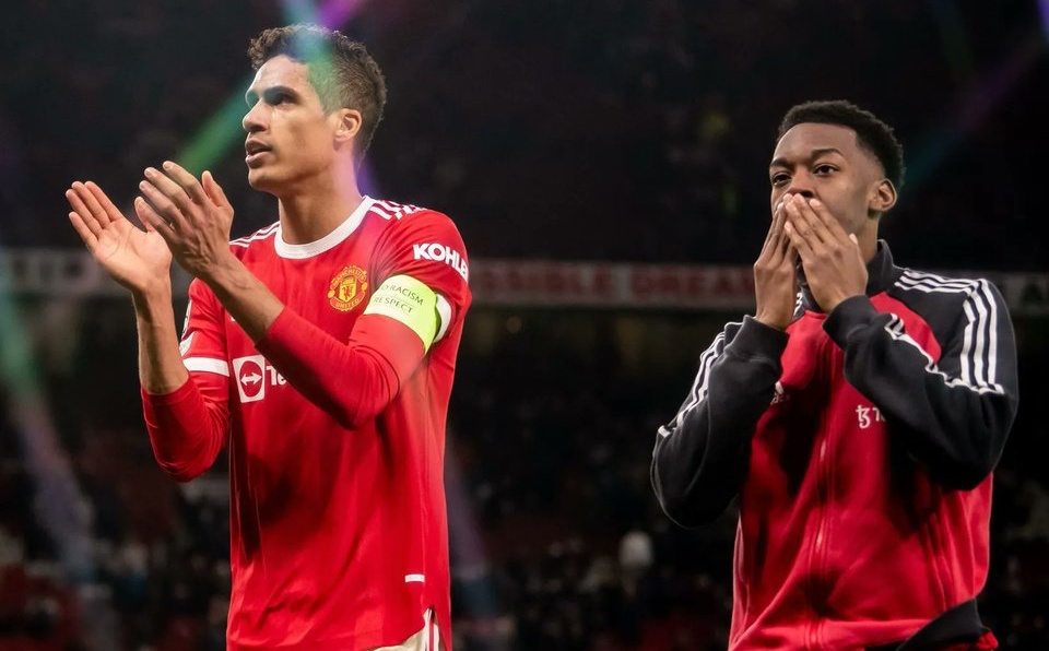 Ten Hag loại bỏ Maguire khi tới MU