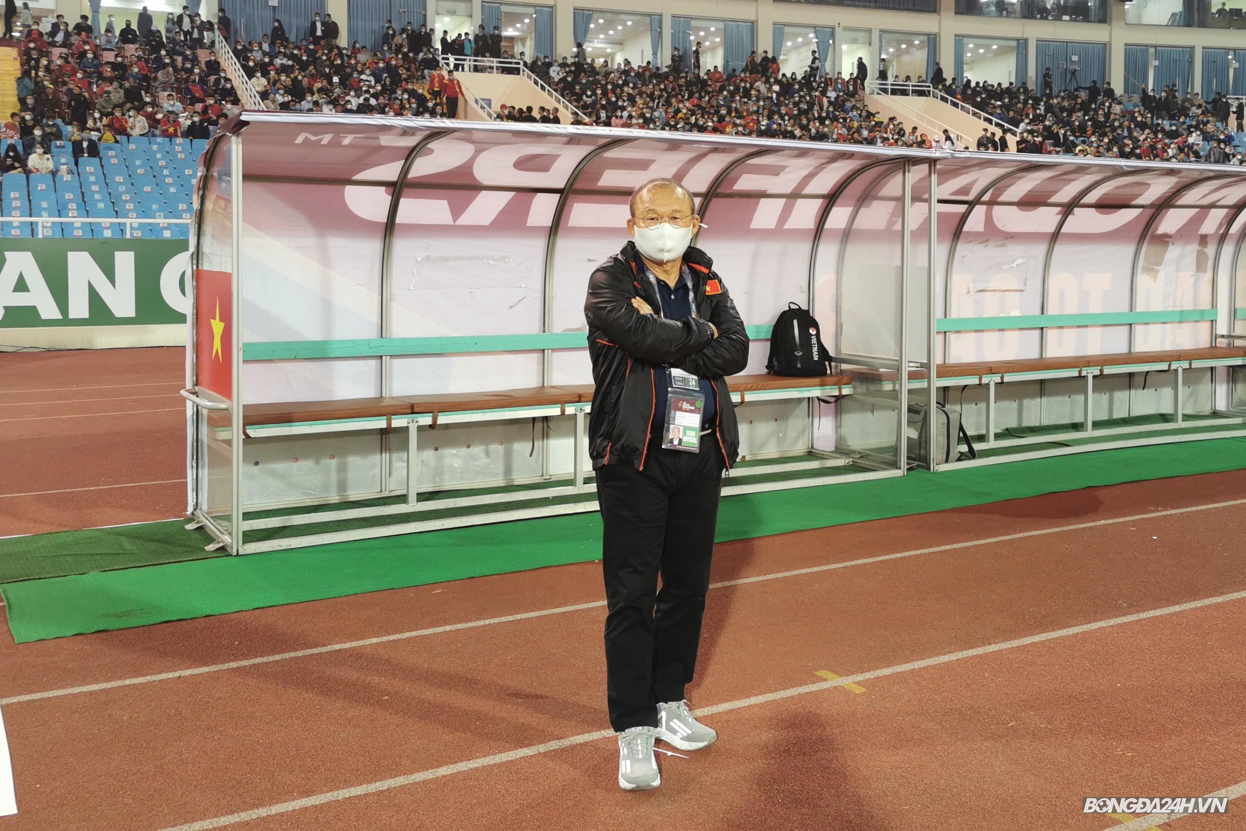 HLV Park Hang Seo chia sẻ sau trận thua Oman hình ảnh