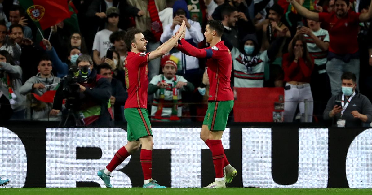 Cristiano Ronaldo: Trung tâm của sự chú ý trong chiến thắng của Bồ Đào Nha