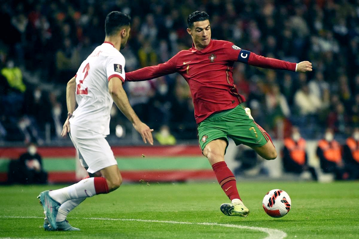 Cristiano Ronaldo: Trung tâm của sự chú ý trong chiến thắng của Bồ Đào Nha