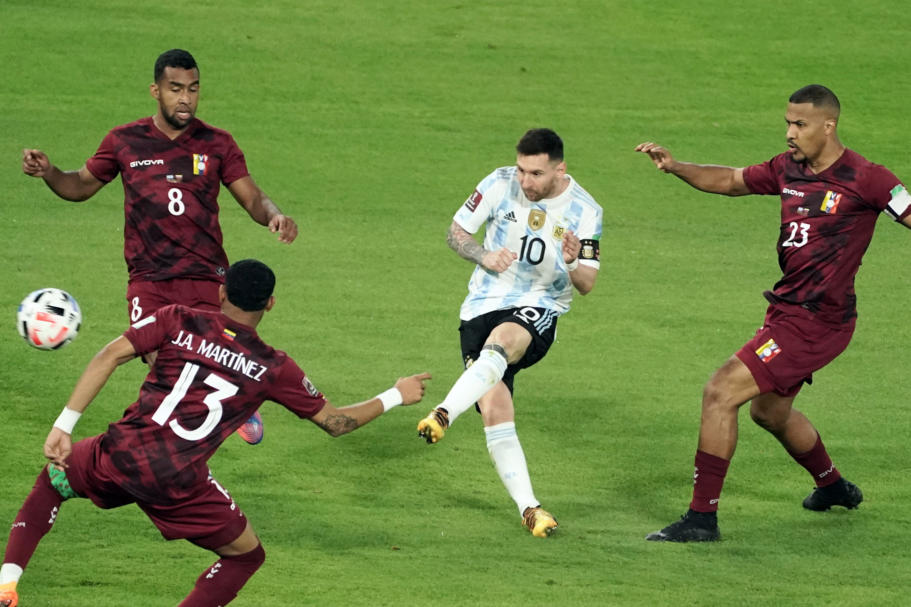 Lionel Messi cân nhắc giải nghệ sau World Cup hình ảnh