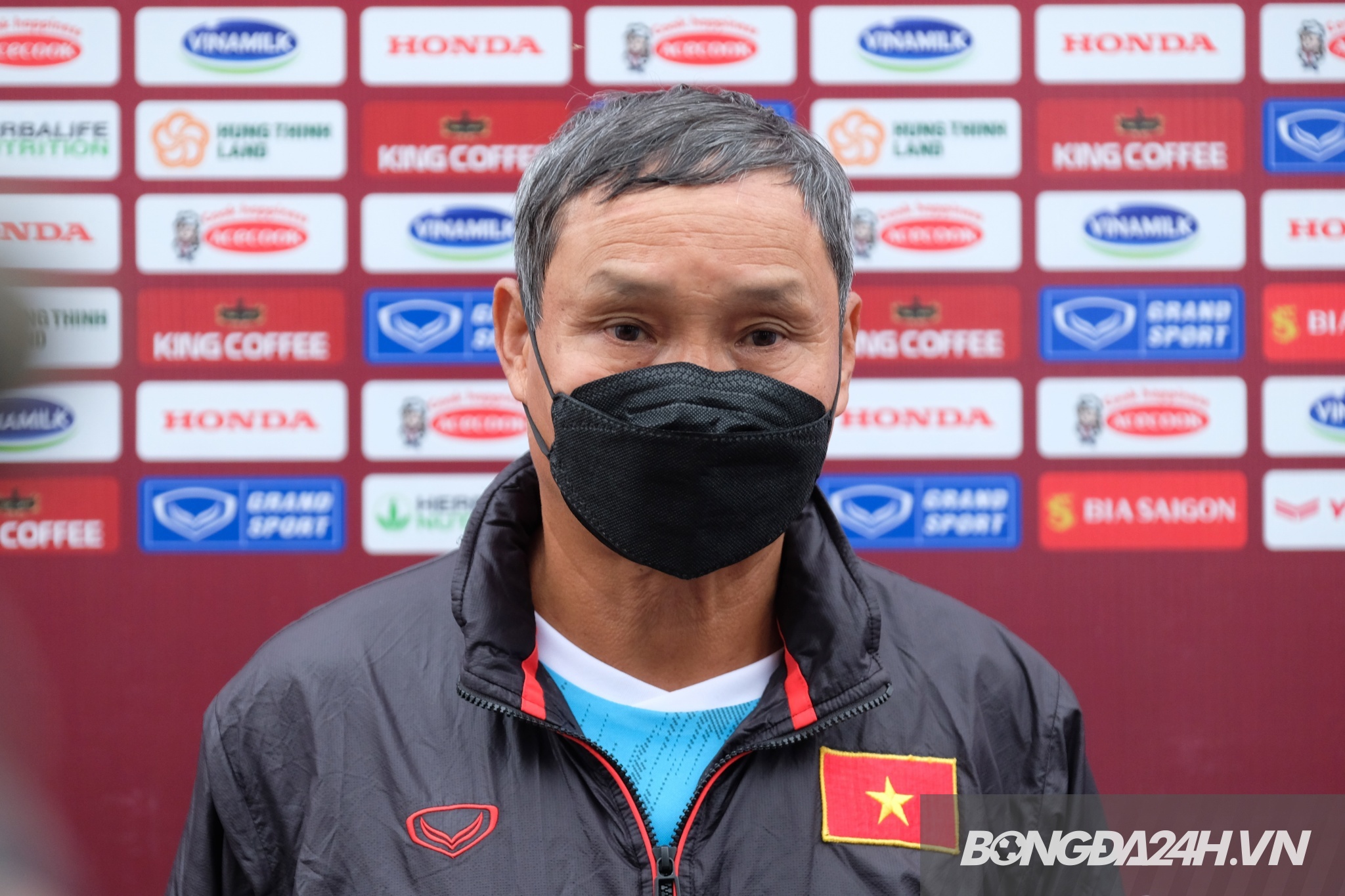 HLV Mai Đức Chung tập trung ĐT nữ 27/3