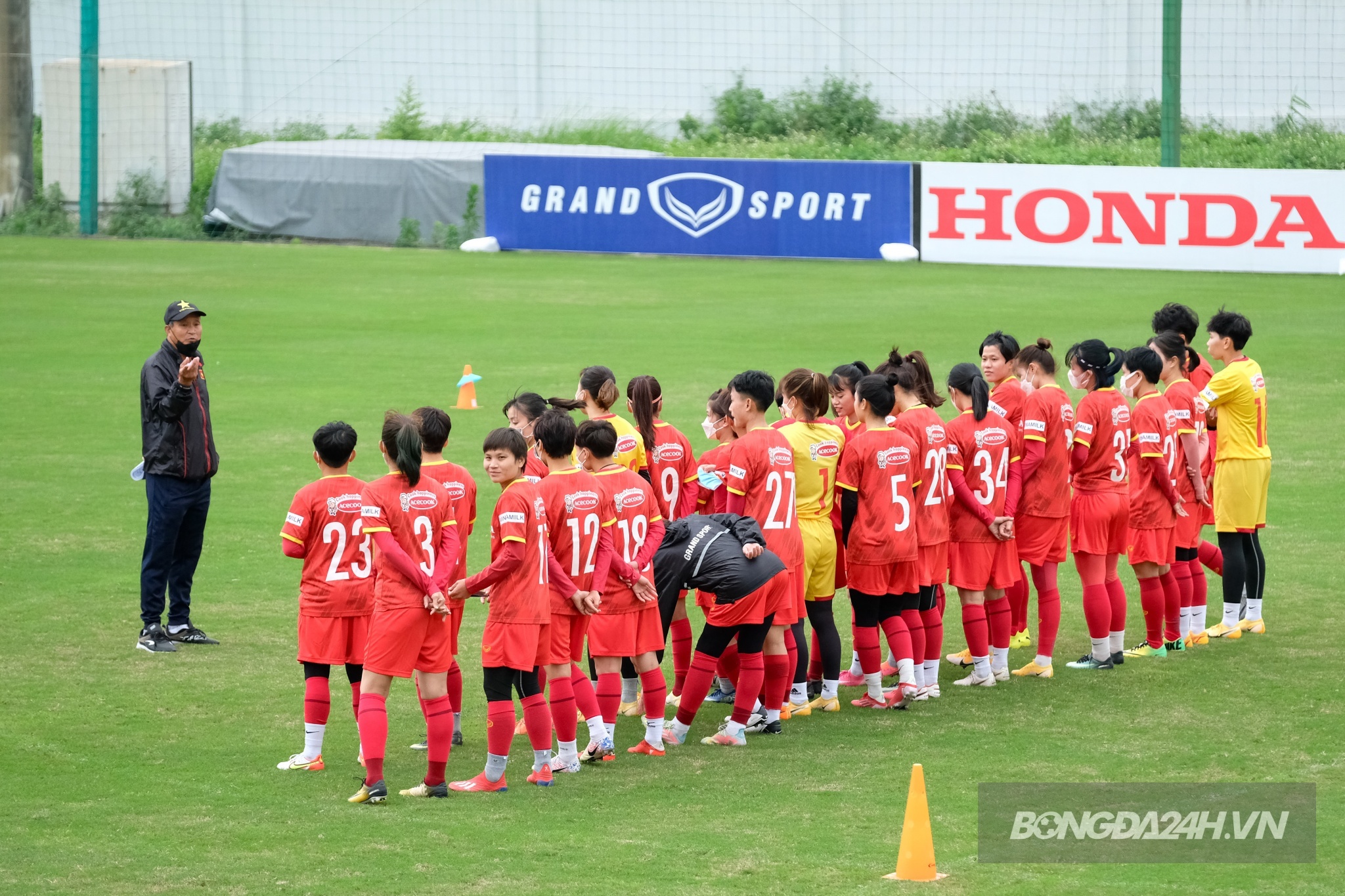 ĐT nữ Việt Nam hội quân 27/3