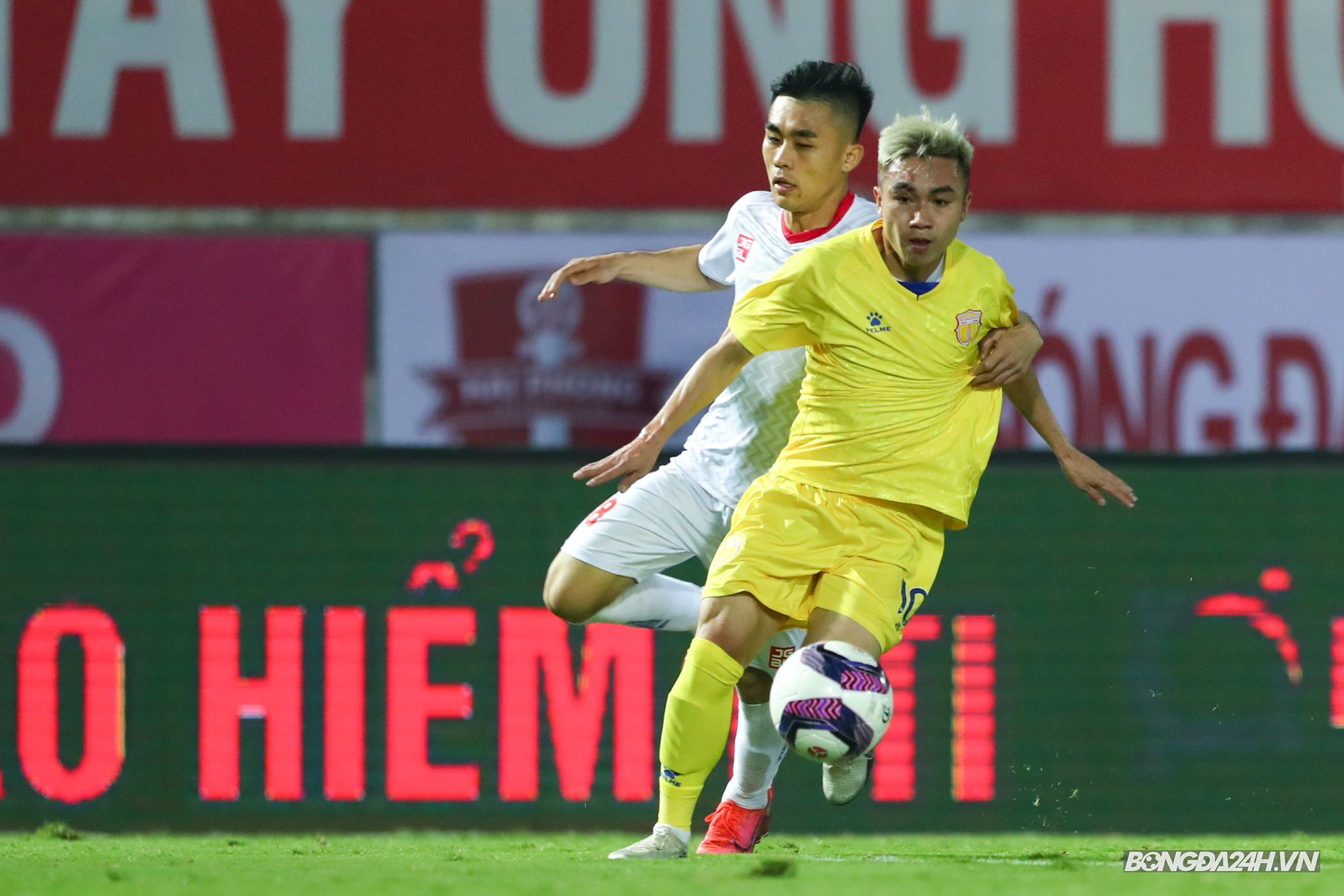 Trần Mạnh Hùng Hoàng Thái Bình Hải Phòng vs Nam Định Trần Mạnh Hùng Hoàng Thái Bình Hải Phòng vs Nam Định